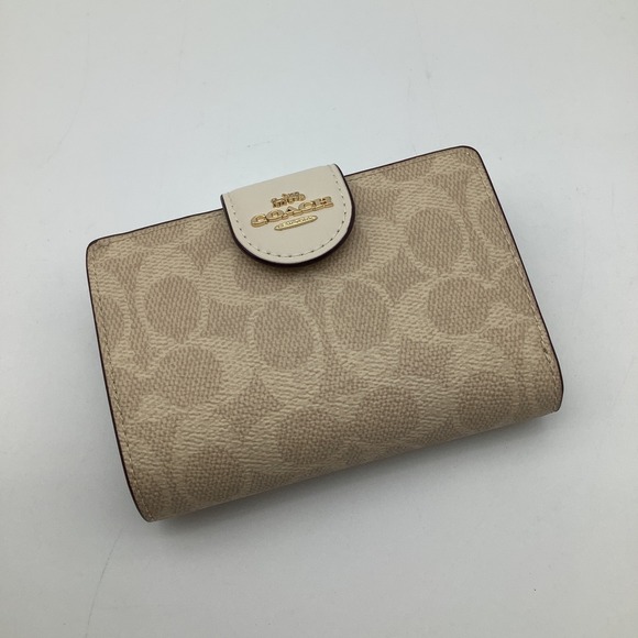 COACH Medium Corner Zip Wallet Sand Chalk Signature Canvas Card Holder CW786 New - Picture 1 of 11